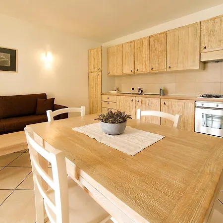 Leberides לה מדלנה